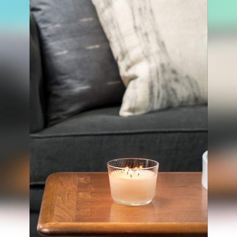 Glade vanilla wick candle